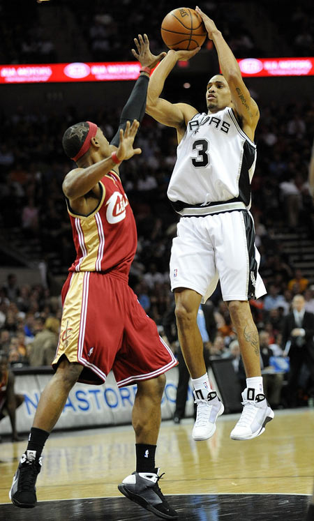 包含中国男篮翻盘波兰男篮,乔治·希尔统治全场的词条 包含中国男篮翻盘波兰男篮,乔治·希尔统治全场的词条