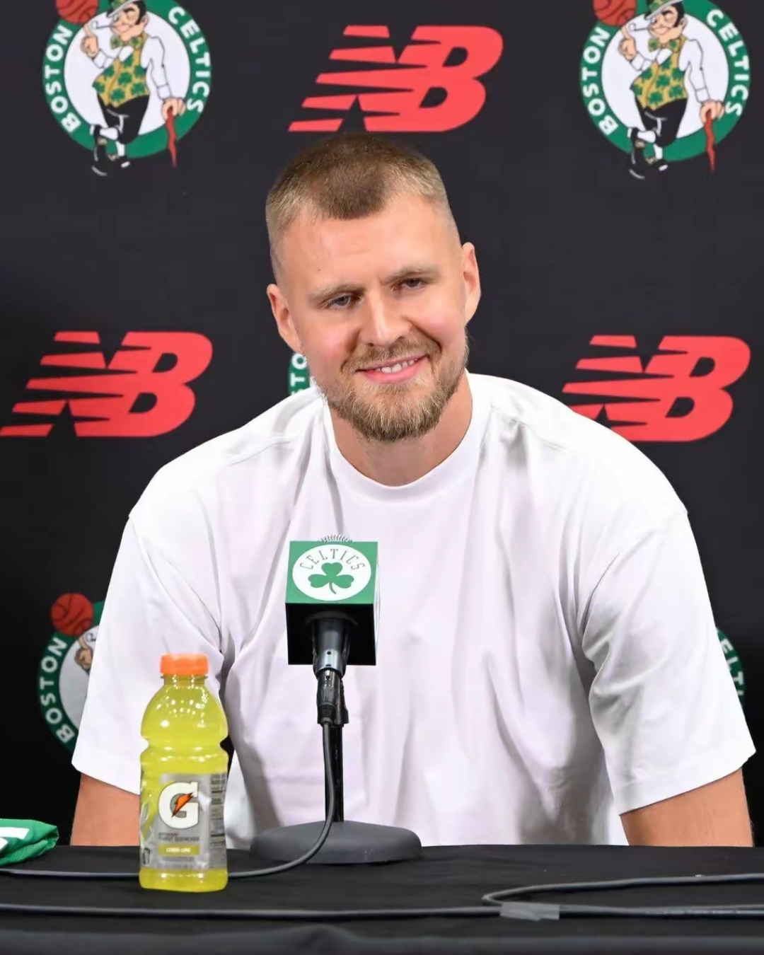 包含马刺轻取墨西哥男篮,波尔津吉斯打破历史纪录的词条 包含马刺轻取墨西哥男篮,波尔津吉斯打破历史纪录的词条