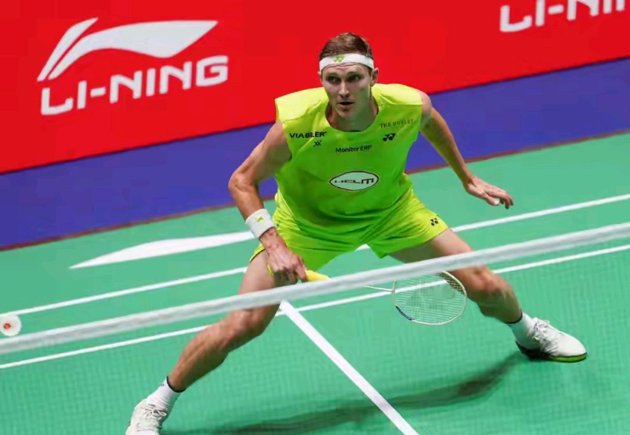 包含泰国羽毛球队险胜中国羽毛球队，安赛龙绝境逆转的词条