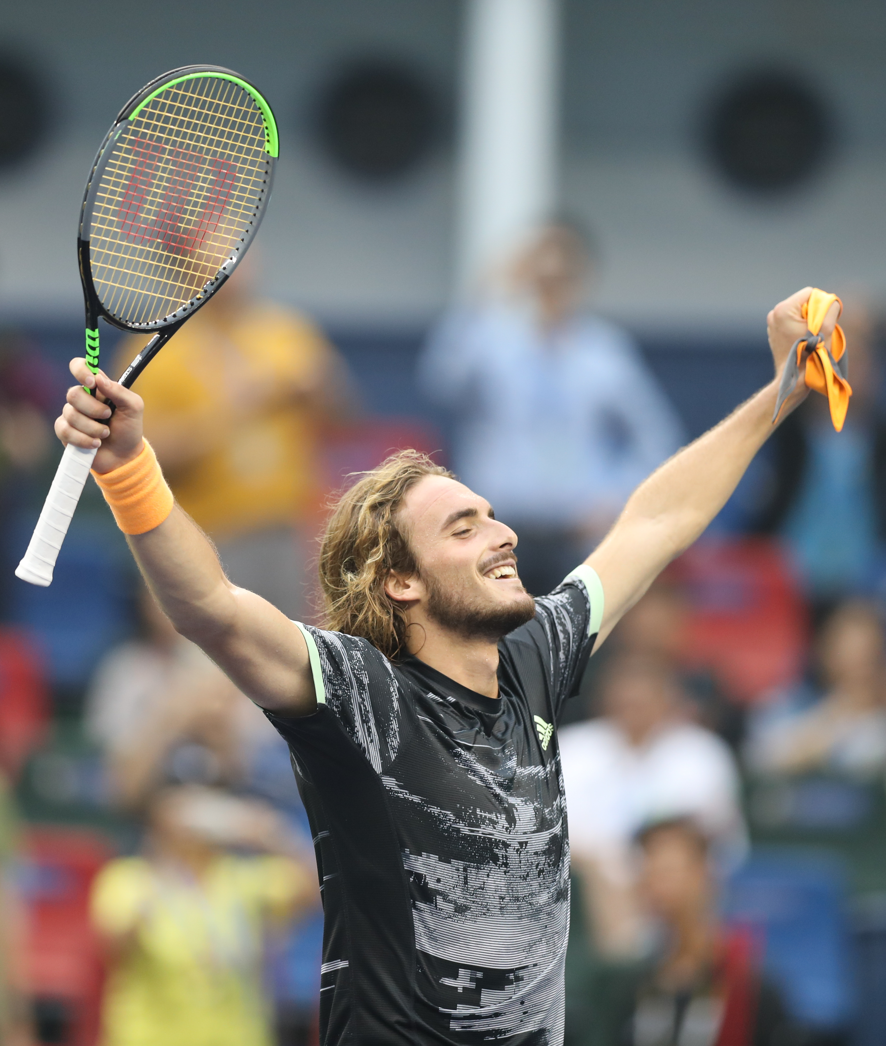 关于法国网球队爆冷西班牙网球队，西西帕斯关键制胜的信息