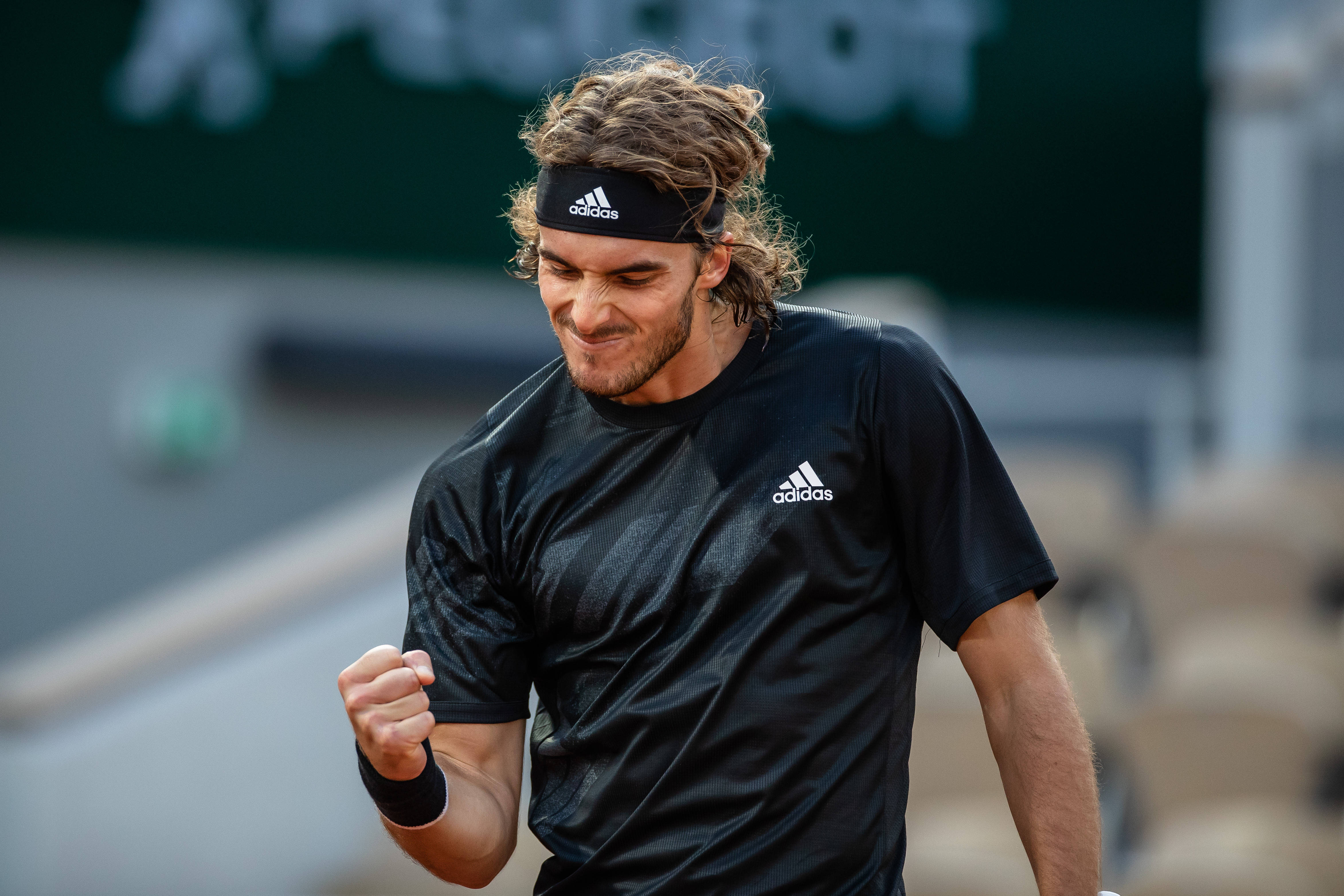 美国网球队血洗西班牙网球队，西西帕斯三分雨点燃全场