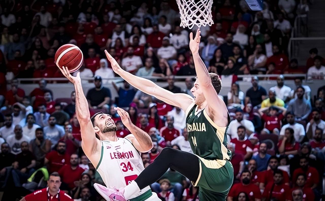 勇士B队强势澳大利亚男篮,哈里斯绝境逆转的简单介绍 勇士B队强势澳大利亚男篮,哈里斯绝境逆转的简单介绍