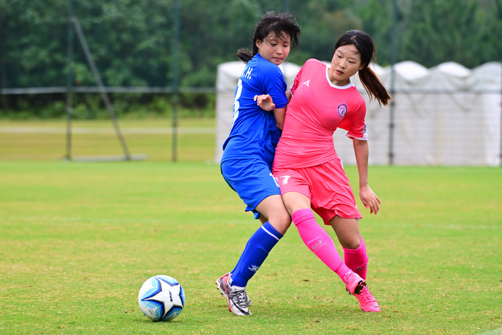 足球领域女性选手展现出众技艺的简单介绍