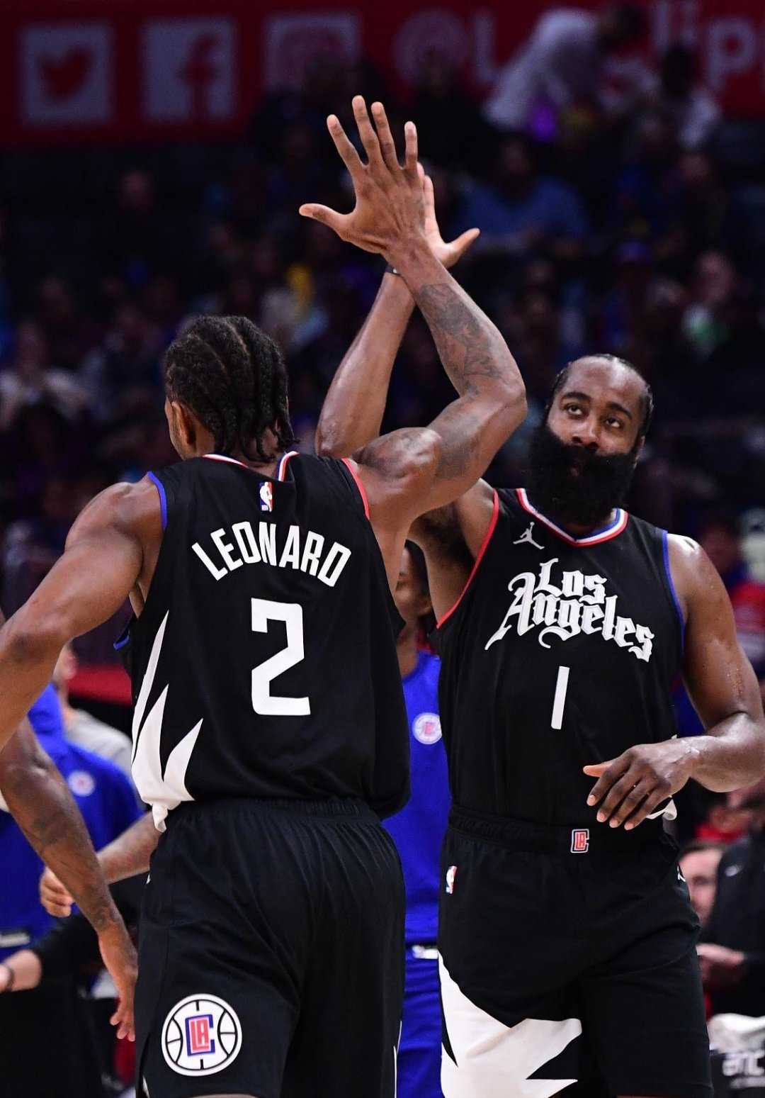 火箭队快船队交手,高手过招精彩纷呈 火箭队快船队交手,高手过招精彩纷呈