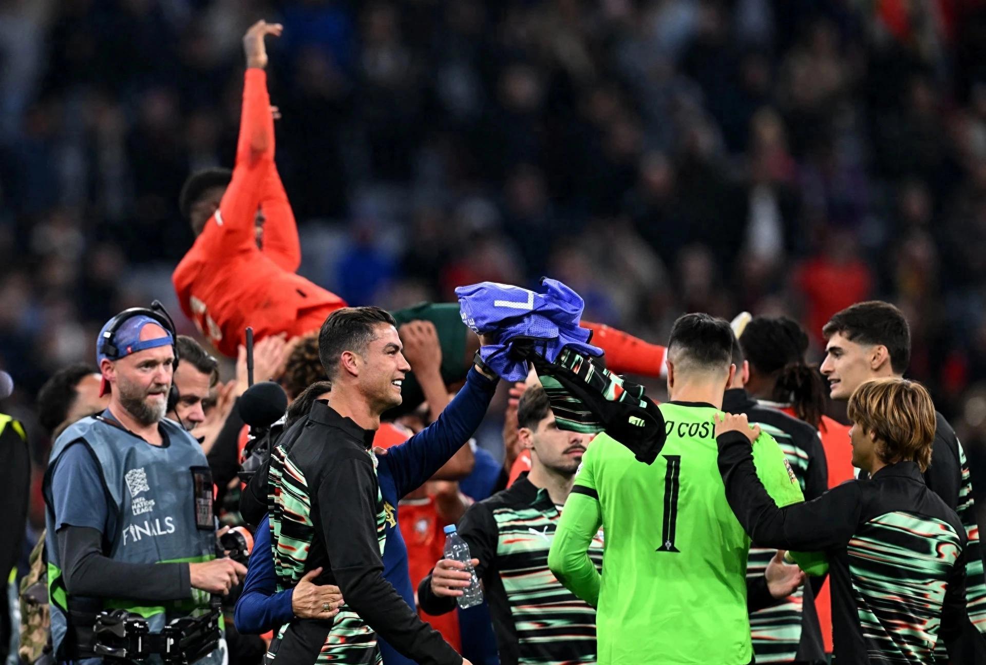 关于欧洲球迷瞩目的赛事即将上演的信息 关于欧洲球迷瞩目的赛事即将上演的信息