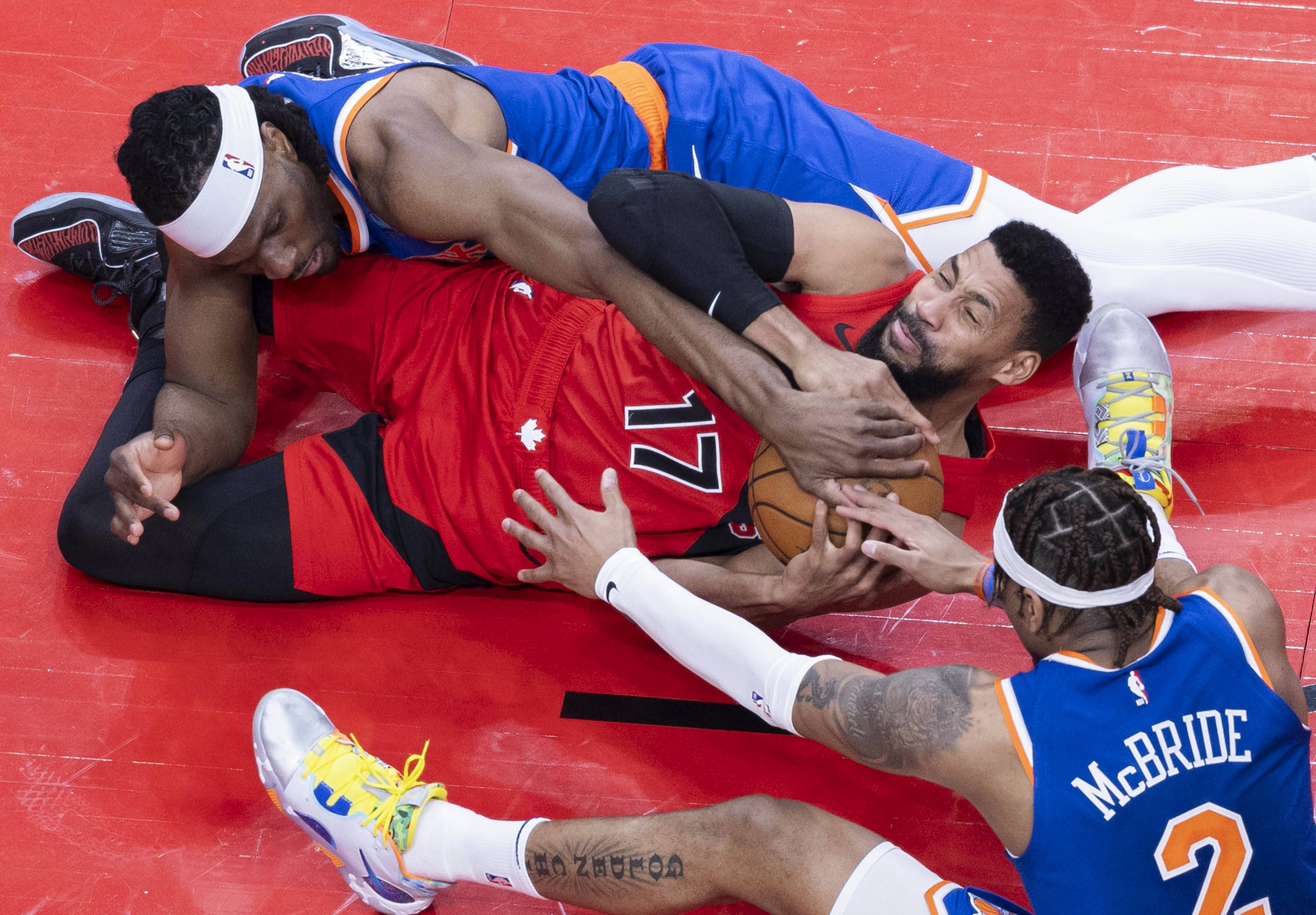 太阳完胜尼克斯,西亚卡姆带队取胜的简单介绍 太阳完胜尼克斯,西亚卡姆带队取胜的简单介绍